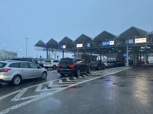 На польско-украинской границе скопились огромные очереди