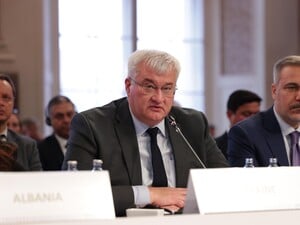 Зеленский ответил, планирует ли менять главу МИД Украины