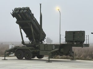 Польща й НАТО підняли винищувачі й активізували ППО через атаку на захід України