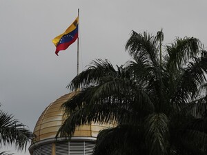 ЗМІ повідомили, що Росія евакуює сім'ї дипломатів із Венесуели. МЗС РФ називає це 