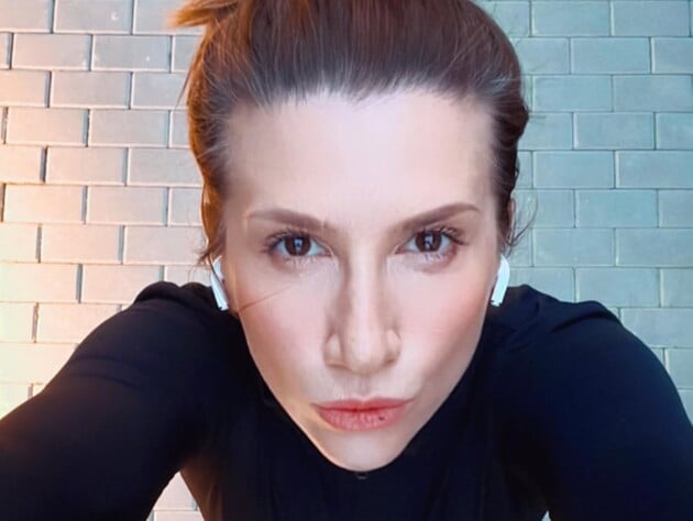 Всего две минуты в день – и через неделю появится заметный результат. Массаж лица от Луценко