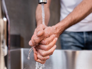 Кабмін хоче відтермінувати підвищення тарифів на воду для українців