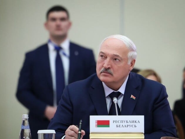 "Це буде максимум". Лукашенко назвав кількість "Орєшніків", які нібито передав Путін