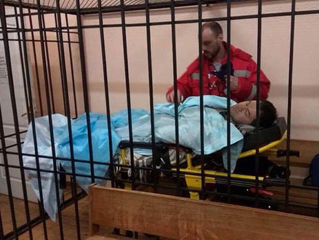 Взрывчатки не нашли, Насирова занесли в здание суда