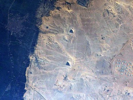 Астронавт показав, який вигляд мають єгипетські піраміди з космосу