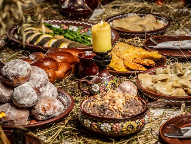 На Різдво обов'язково покладіть це на стіл – і родина буде під захистом. Головні традиції українців