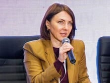 Звісно, не полковник ФСБ приходить до них. Так, до речі, і з високопосадовцями роблять