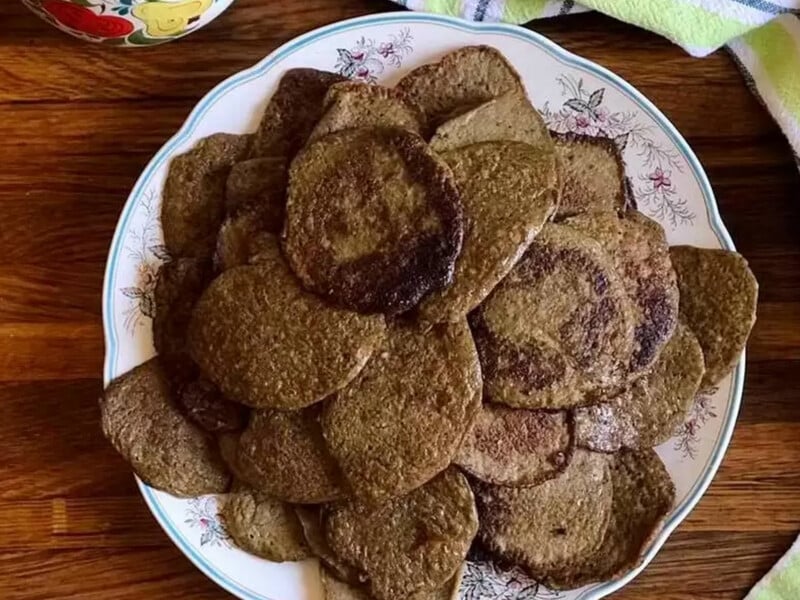 Із цієї кількості інгредієнтів їх виходить ціла гора. Надзвичайно смачні й ніжні печінкові оладки