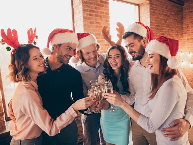 Відмовтеся від одягу цього кольору в новорічну ніч. Модні поради для зустрічі Вогняного Коня