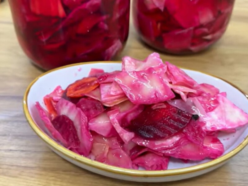 Положите это на дно банки – и маринованная капуста получится сочной и хрустящей. Рецепт маринада