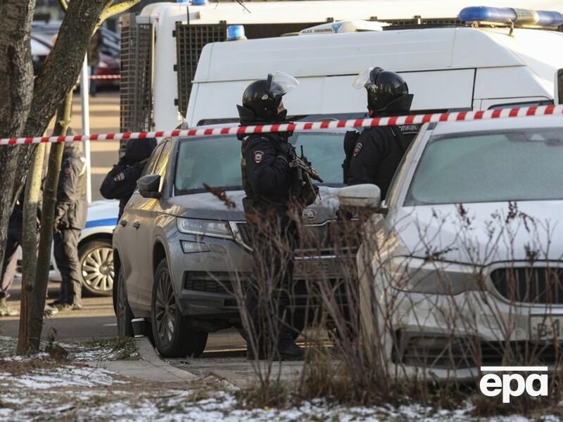 Убитые в Москве полицейские пытали украинских пленных – СМИ. Следком РФ пишет о "подозрительном лице"