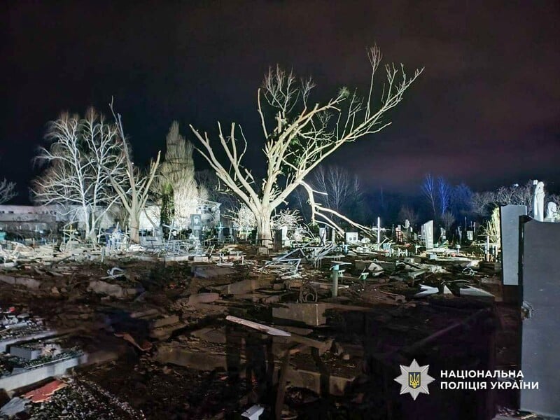 Окупанти вдарили по Алеї героїв у Черкасах. Фото, відео