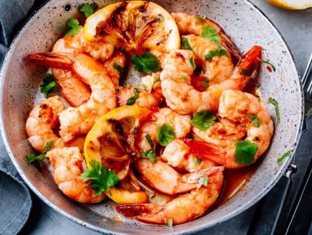 Замаринуйте в этом соусе креветки – и от них невозможно будет оторваться. Секрет – в сочетании специй