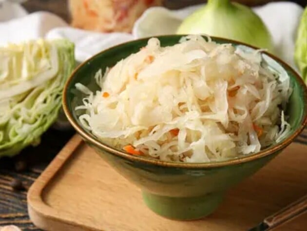 Будете квасить – воспользуйтесь этими секретами. Пропорции соли и сам рецепт квашеной капусты без сахара