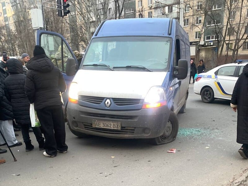 У Дніпрі внаслідок конфлікту представники ТЦК дістали ножові поранення – поліція