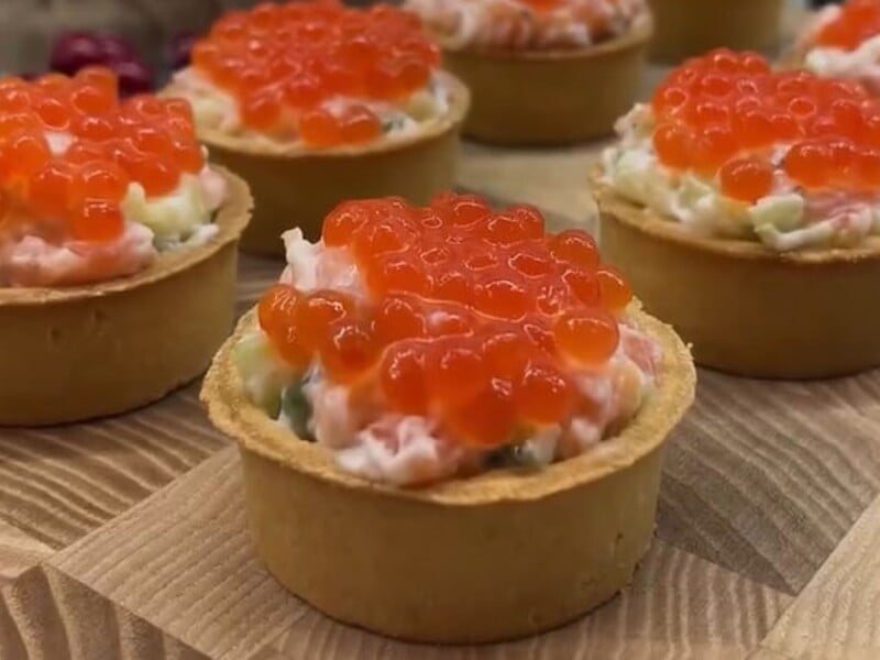 Усього п'ять хвилин – і вийде найсмачніша святкова закуска. Секрет – у дивовижній начинці