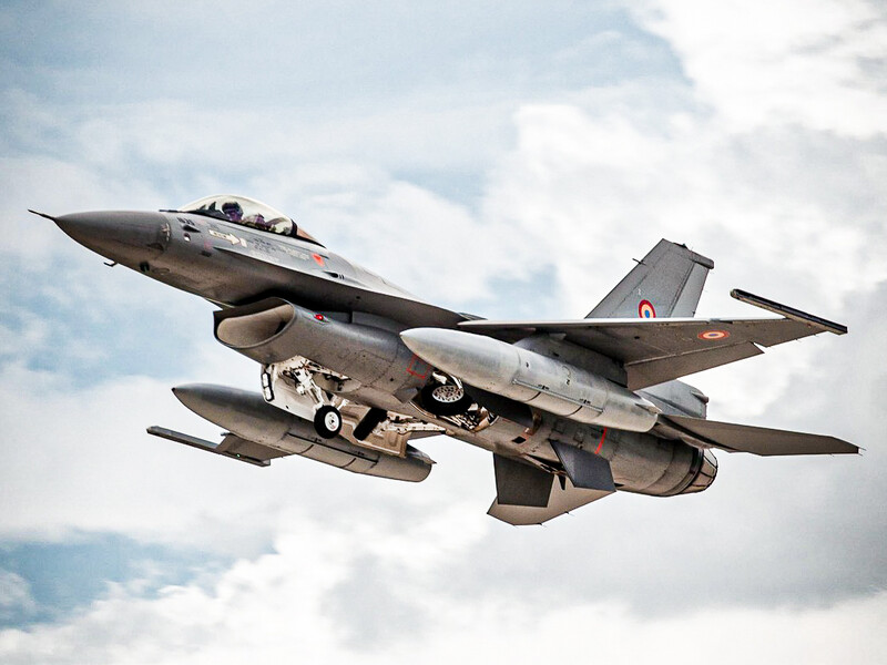 У Румунії під час атаки РФ була повітряна тривога. Країна підняла в небо винищувачі