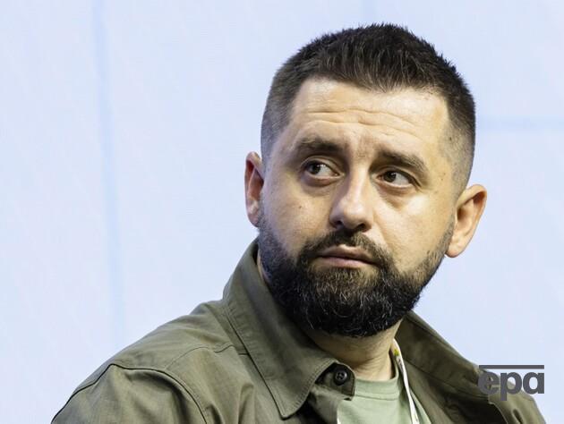 На виборах в Україні під час війни може бути гібридне голосування – Арахамія