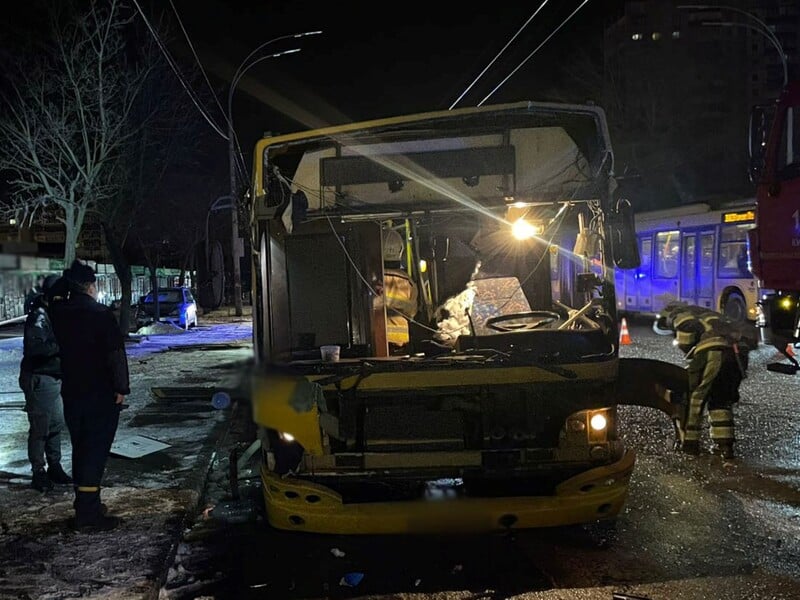 У Києві на ходу вибухнув автобус. Як це сталося?