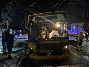 В Киеве на ходу взорвался автобус. Как это случилось?