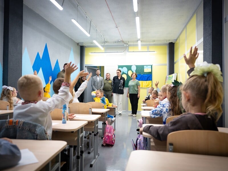 Зарплати педагогів зростуть на половину 2026 року. Деталі від уряду