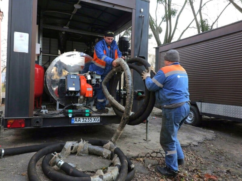 У Києві розгорнули мобільні котельні для обігріву лікарень