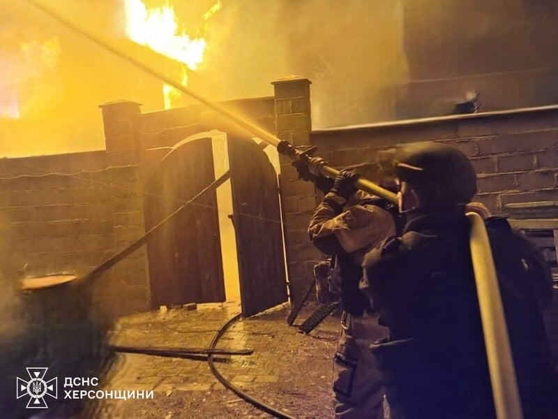 Окупанти масовано вдарили РСЗВ по Херсону