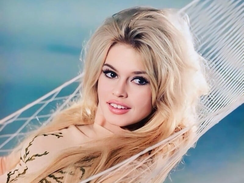 Відмова від сина і спроба самогубства заради кохання – що відомо про 17 романів Бріжит Бардо