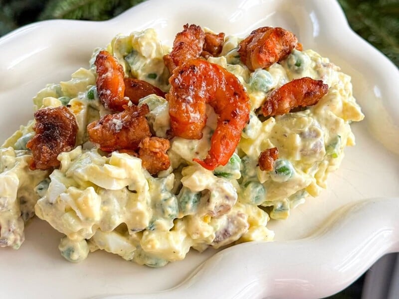 Приготовьте на Новый год этот салат. Он как оливье – только еще вкуснее