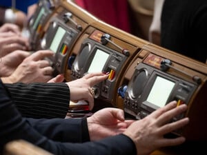 Пять депутатов получили подозрения. САП раскрыла детали дела о голосовании за деньги