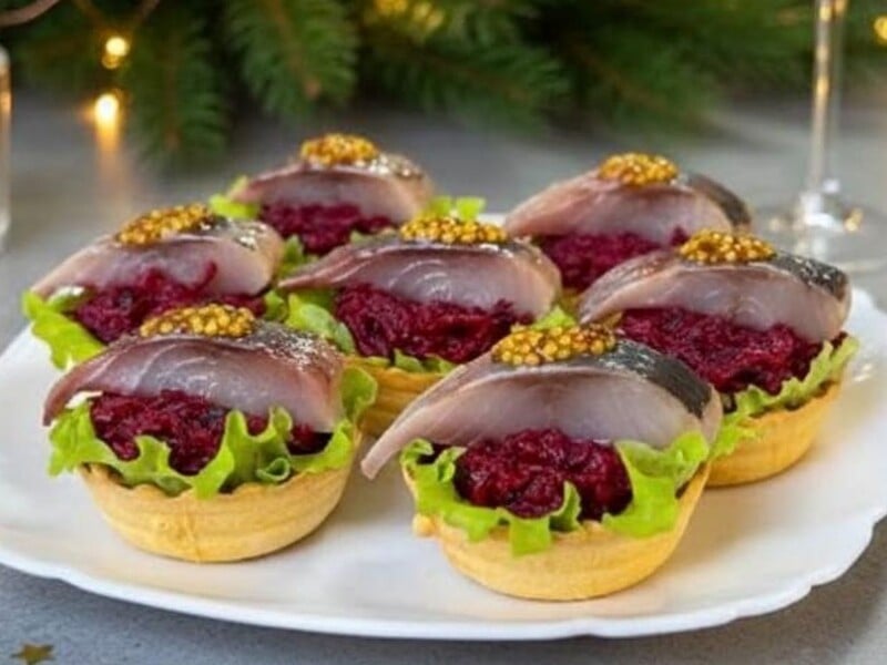 Приготуйте для гостей ці тарталетки з буряковою пастою. Рецепт на Новий рік