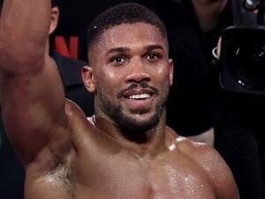 Британський суперваговик Ентоні Джошуа потрапив у смертельну ДТП у Нігерії