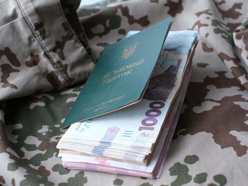 Сирський анонсував значне підвищення зарплат українських військових