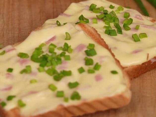 Змішайте це, варіть сім хвилин – і отримаєте набагато смачніший плавлений сир, ніж у магазині