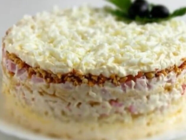 Потіште себе на Новий рік багатошаровим салатом 