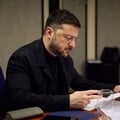 Зеленський повідомив, що застудився. Він говорив охриплим голосом і кашляв