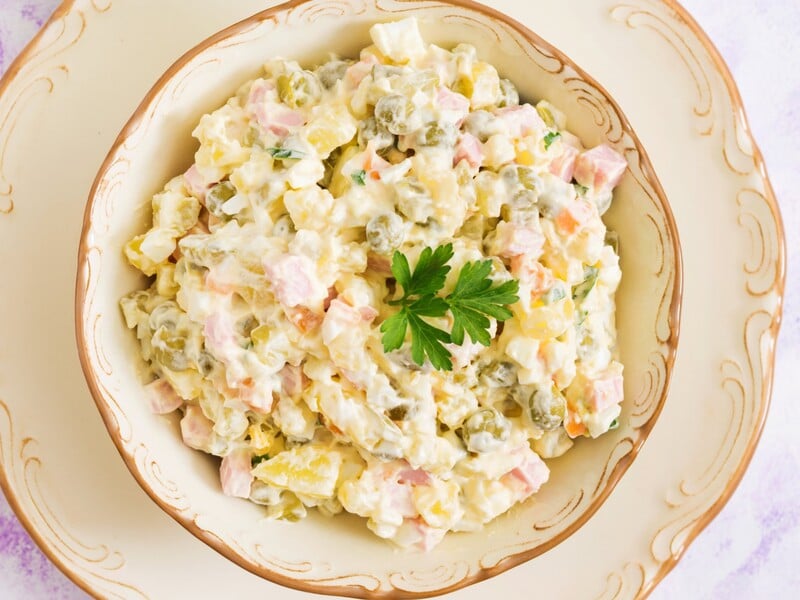 Обов'язково приготуйте цей незамінний польський салат – просто змішайте всі продукти. Рецепт