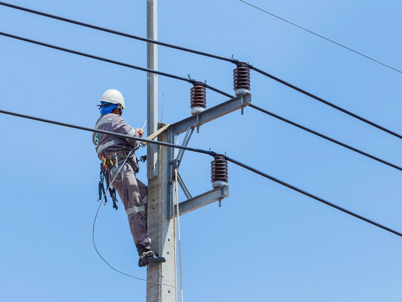 Протягом тижня енергетики повернули електрику 1,8 млн сімей після обстрілів – ДТЕК