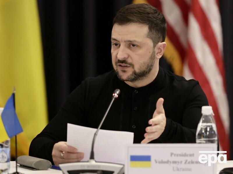 "Ми це проговорюємо". Зеленський прокоментував заяву Туска про розміщення військ США в Україні