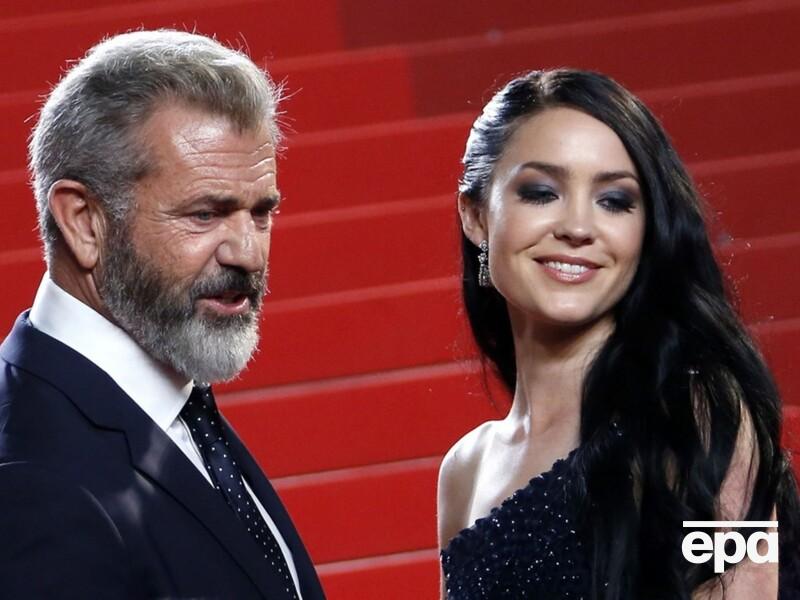 69-летний Гибсон расстался с 35-летней женой, прожив вместе с ней девять лет