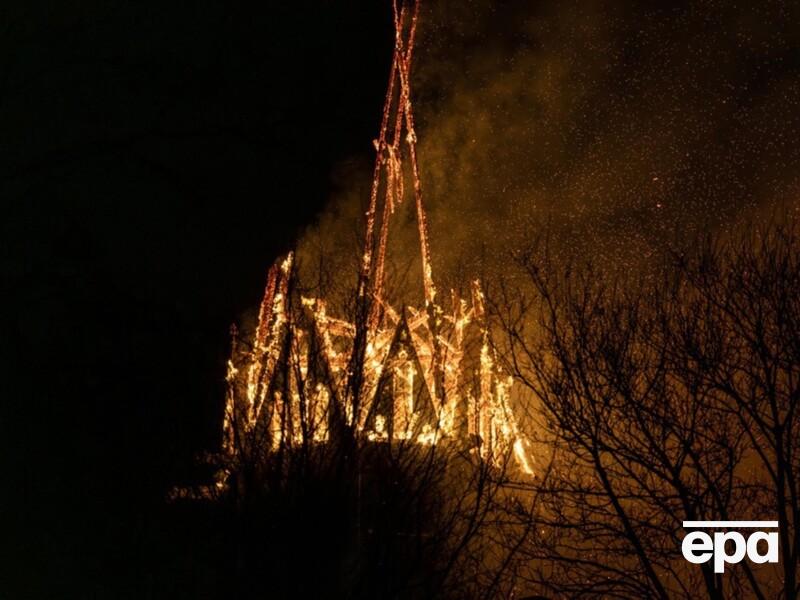 В Амстердамі в новорічну ніч згоріла історична будівля Вонделькерк. Фото, відео