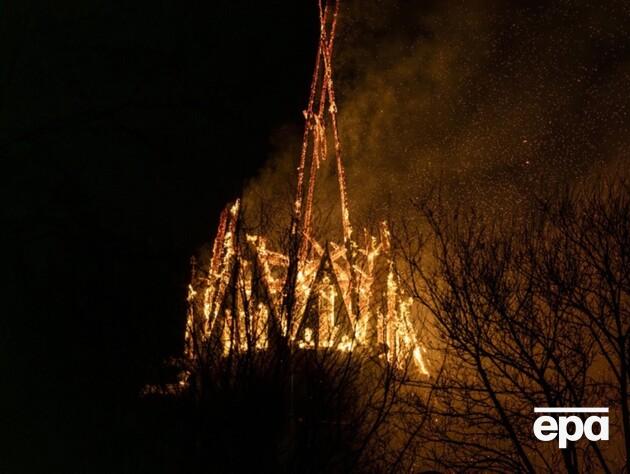 В Амстердамі в новорічну ніч згоріла історична будівля Вонделькерк. Фото, відео