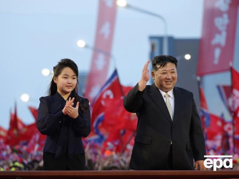 Знаковий візит доньки лідера КНДР посилив розмови про спадкоємицю – Reuters