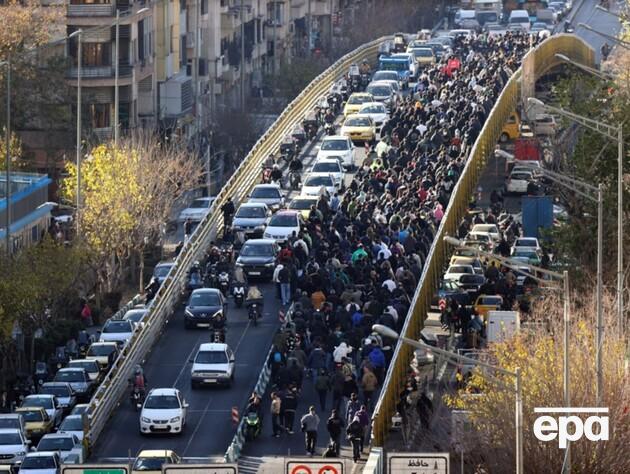 В Ірані поширюються протести через економічну кризу, ЗМІ повідомляють про загиблих