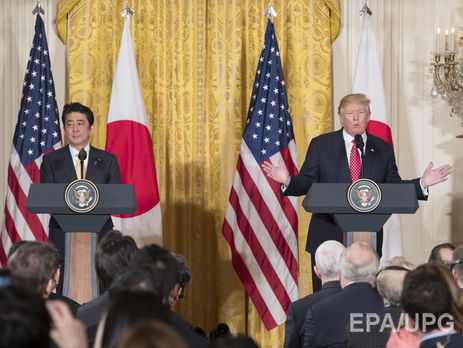 Абе назвав державною таємницею результат гри в гольф із Трампом