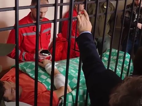 К Соломенскому райсуду Киева приехало три автобуса с нацгвардейцами – СМИ