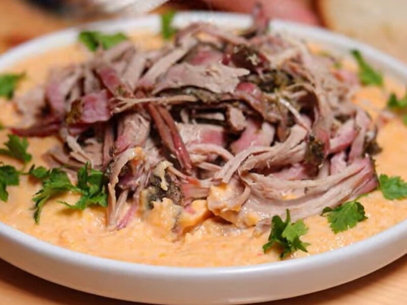 Смешайте эти специи – и томленое в белом вине мясо получится изумительно нежным. Рецепт сухого маринада