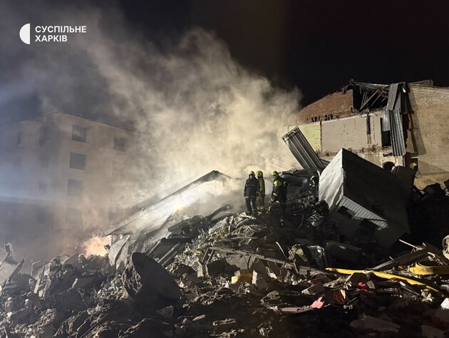 У Харкові під завалами знайшли тіло жінки. Імовірно, це мати загиблого трирічного хлопчика