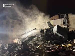 В Харькове под завалами нашли тело женщины. Вероятно, это мать погибшего трехлетнего мальчика