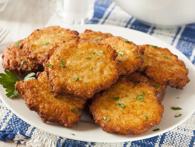 Добавьте это к тертому картофелю – и получите невероятно вкусные драники без жарки. Рецепт
